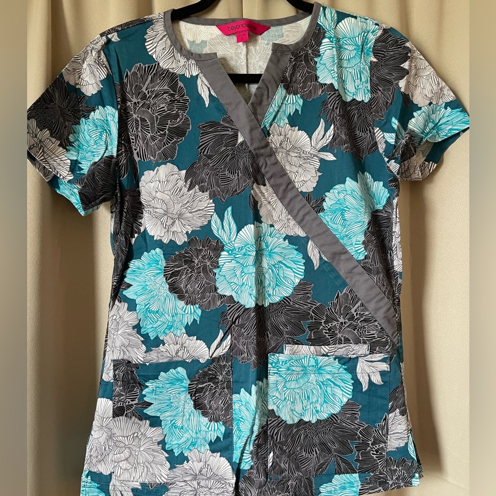 Floral Scrub Top